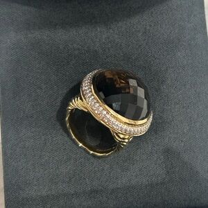 David Yurman Albion Oval 18kt Gold Smokey Quartz and Diamond Ring
Quiet Luxury